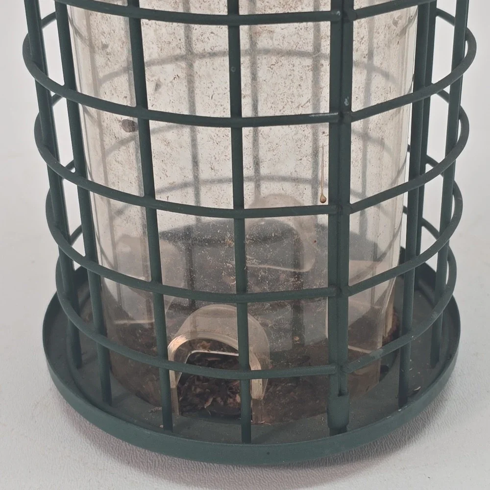 Perky-Pet Squirrel Stumper Bird Feeder 19